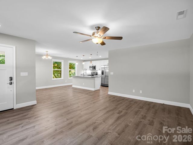 92 Lakeside Drive, Asheville, NC 28806