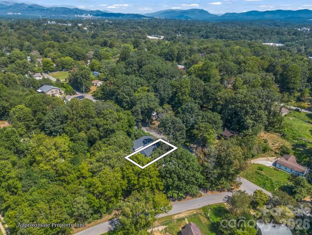 92 Lakeside Drive, Asheville, NC 28806