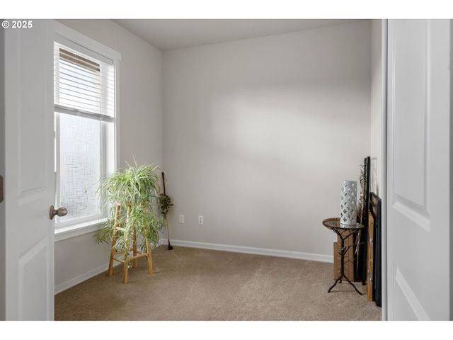 16610 PINE CREEK Dr, La Pine, OR 97739