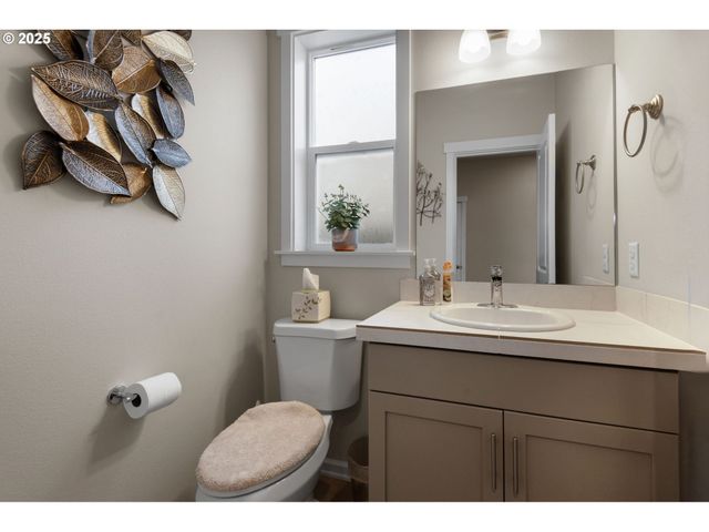 16610 PINE CREEK Dr, La Pine, OR 97739