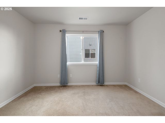 16610 PINE CREEK Dr, La Pine, OR 97739