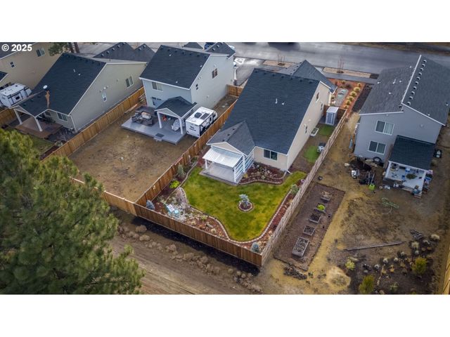 16610 PINE CREEK Dr, La Pine, OR 97739