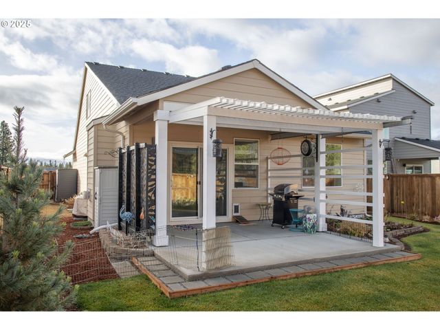 16610 PINE CREEK Dr, La Pine, OR 97739