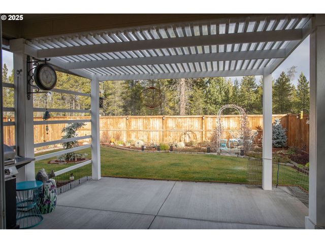 16610 PINE CREEK Dr, La Pine, OR 97739