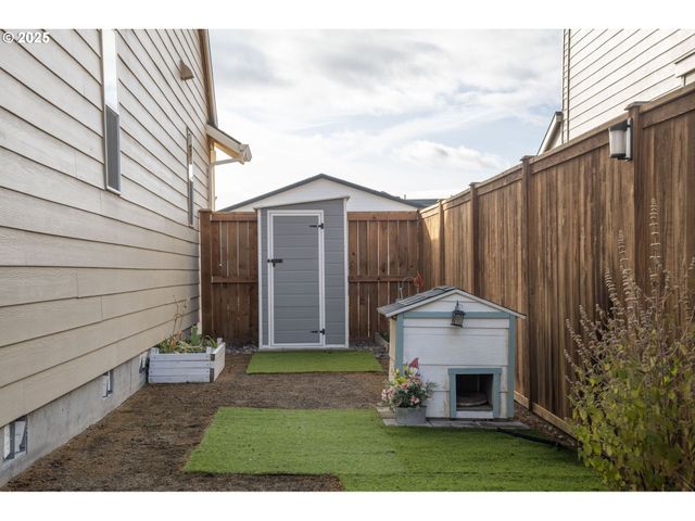 16610 PINE CREEK Dr, La Pine, OR 97739