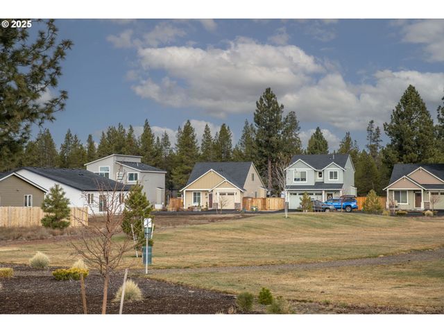 16610 PINE CREEK Dr, La Pine, OR 97739