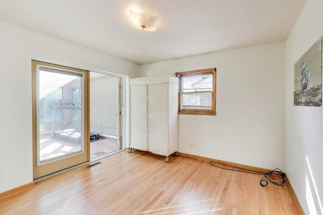 901 S Can Dota Avenue, Mount Prospect, IL 60056