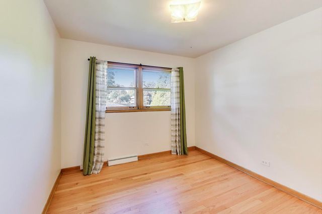 901 S Can Dota Avenue, Mount Prospect, IL 60056