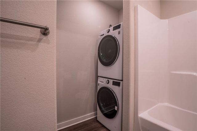 636 N Honey Locust Bend, Fayetteville, AR 72704