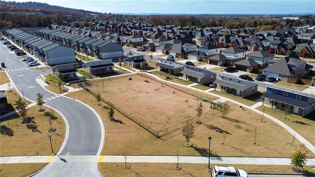 636 N Honey Locust Bend, Fayetteville, AR 72704