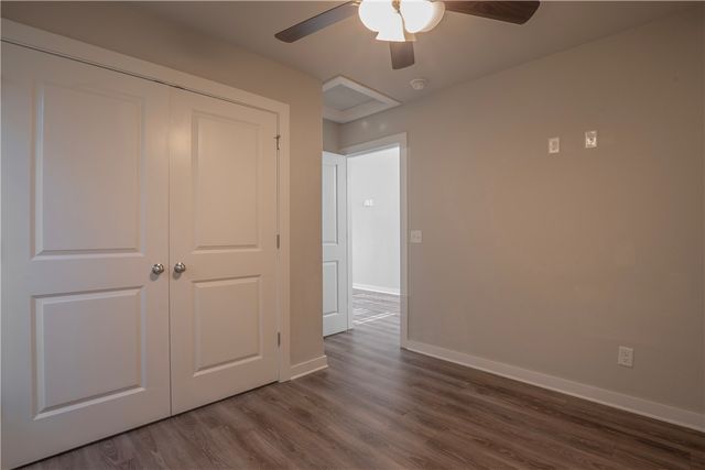 636 N Honey Locust Bend, Fayetteville, AR 72704