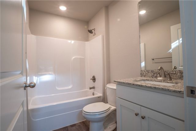 636 N Honey Locust Bend, Fayetteville, AR 72704