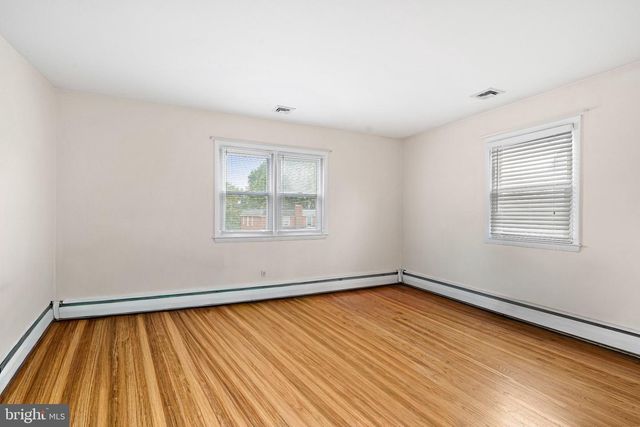 2609 CHESTNUT AVE, Ardmore, PA 19003