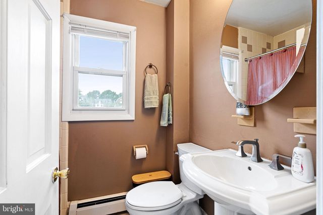 2609 CHESTNUT AVE, Ardmore, PA 19003
