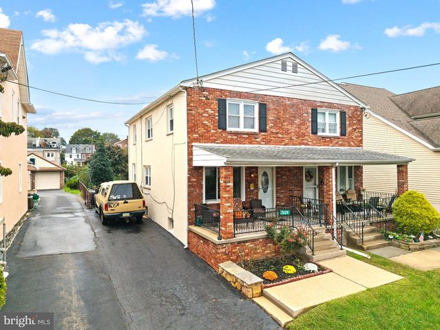 2609 CHESTNUT AVE, Ardmore, PA 19003