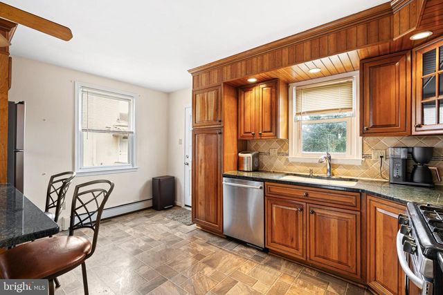 2609 CHESTNUT AVE, Ardmore, PA 19003