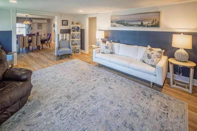 17 Beaumont Drive, Dover, NH 03820