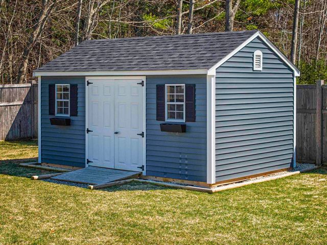 17 Beaumont Drive, Dover, NH 03820