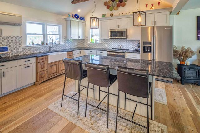 17 Beaumont Drive, Dover, NH 03820