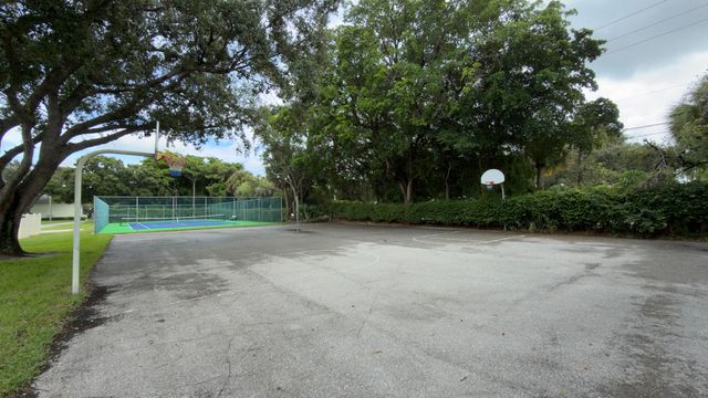 901 Sabal Ridge Circle C, Palm Beach Gardens, FL 33418