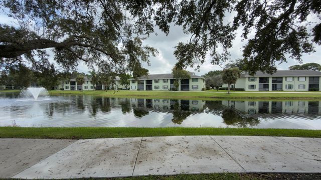 901 Sabal Ridge Circle C, Palm Beach Gardens, FL 33418