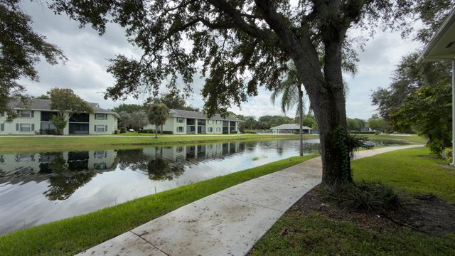 901 Sabal Ridge Circle C, Palm Beach Gardens, FL 33418