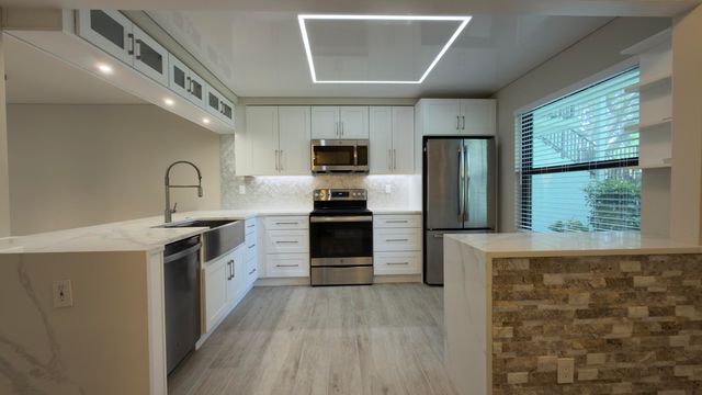 901 Sabal Ridge Circle C, Palm Beach Gardens, FL 33418