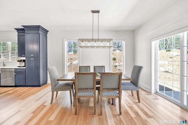 1 Woods View Lane, Shelton, CT 06484