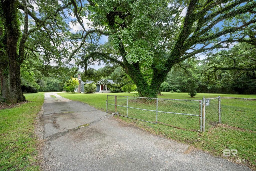 105 N Dobson Avenue, Bay Minette, AL 36507