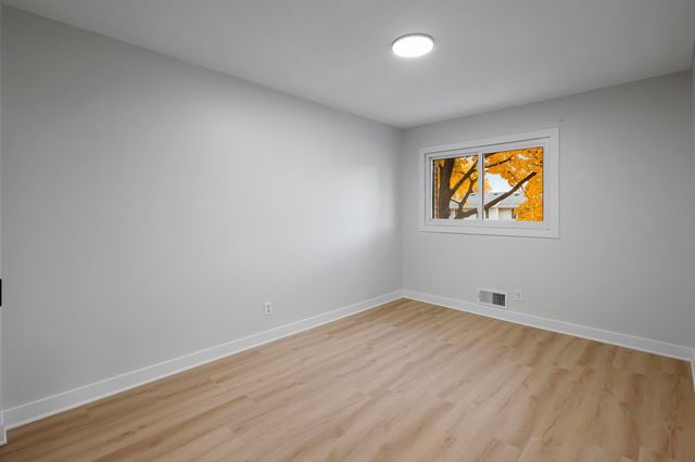 7838 Dunmore Road, Woodbury, MN 55125