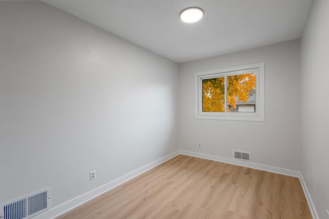 7838 Dunmore Road, Woodbury, MN 55125