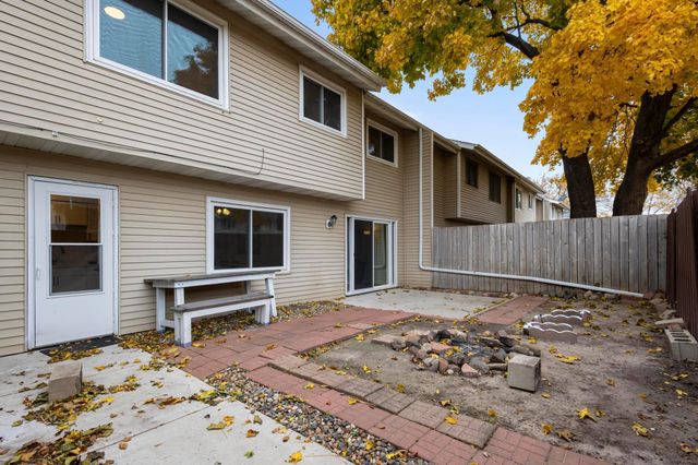 7838 Dunmore Road, Woodbury, MN 55125