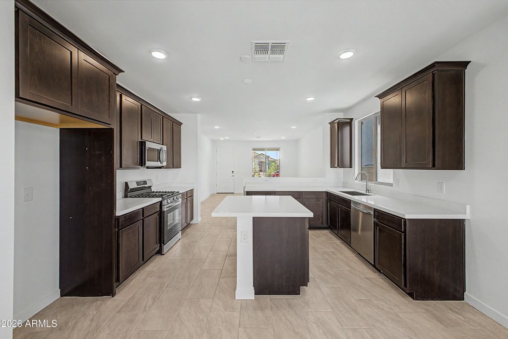 17062 W FETLOCK Trail, Surprise, AZ 85387 — photo 3