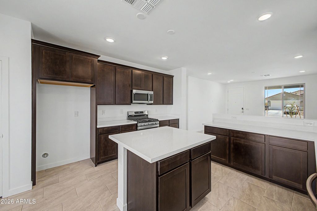 17062 W FETLOCK Trail, Surprise, AZ 85387 — photo 4
