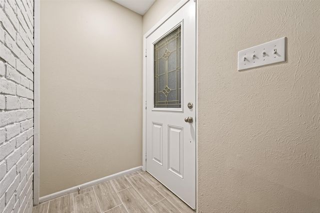 5451 Oakhaven Lane, Houston, TX 77091