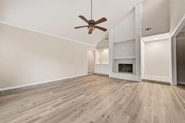 5451 Oakhaven Lane, Houston, TX 77091