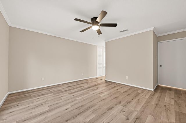 5451 Oakhaven Lane, Houston, TX 77091