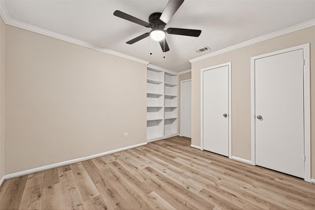 5451 Oakhaven Lane, Houston, TX 77091