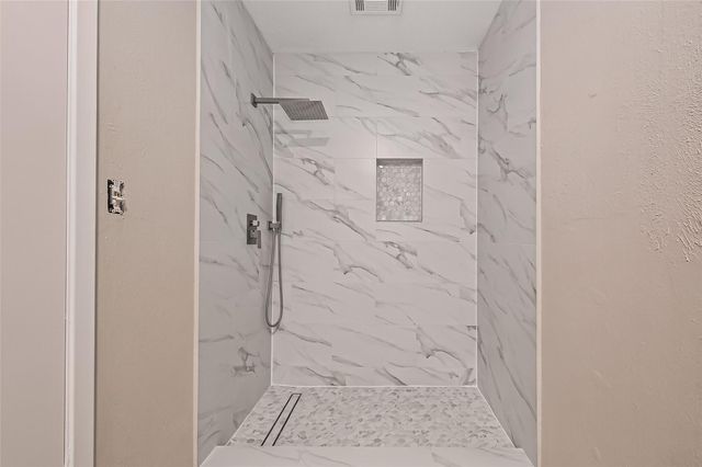 5451 Oakhaven Lane, Houston, TX 77091