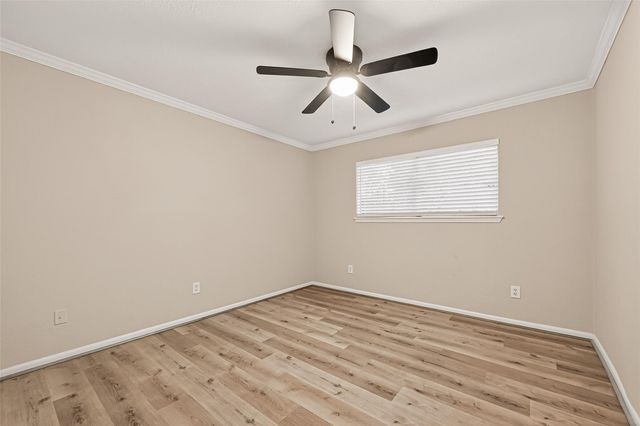 5451 Oakhaven Lane, Houston, TX 77091