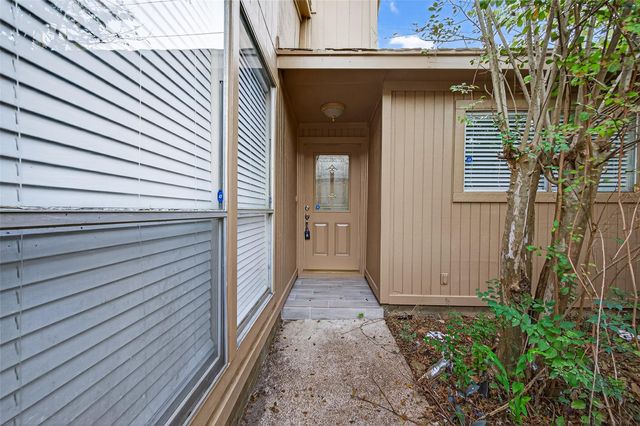 5451 Oakhaven Lane, Houston, TX 77091