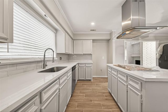 5451 Oakhaven Lane, Houston, TX 77091