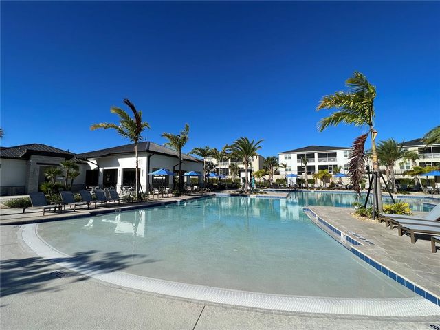 767 OCEAN COURSE AVENUE 704, Davenport, FL 33896