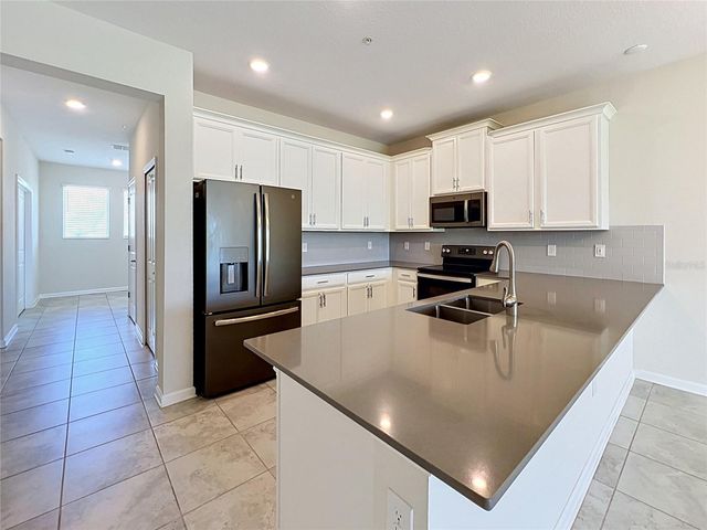 767 OCEAN COURSE AVENUE 704, Davenport, FL 33896