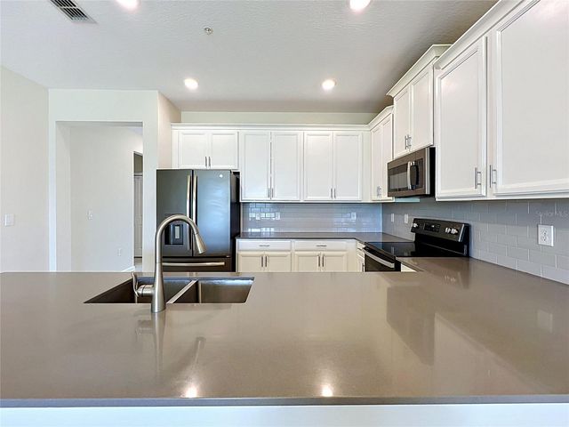 767 OCEAN COURSE AVENUE 704, Davenport, FL 33896