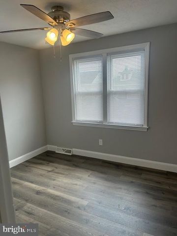 2151 READING, Reading, PA 19609