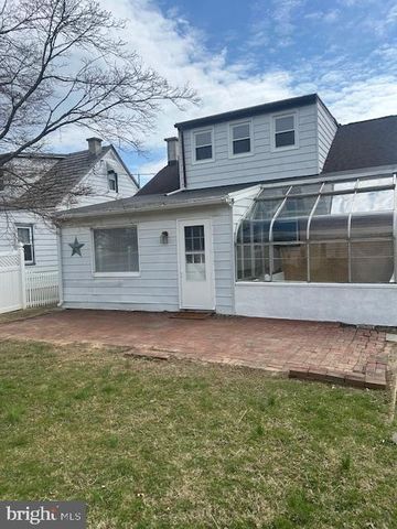 2151 READING, Reading, PA 19609