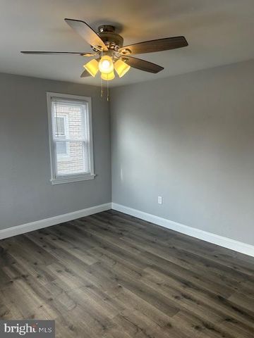 2151 READING, Reading, PA 19609