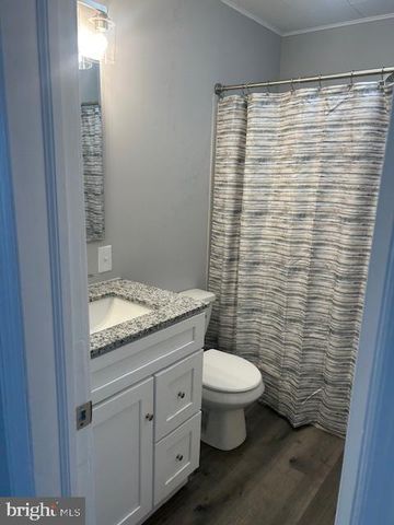 2151 READING, Reading, PA 19609