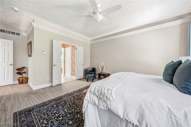 5432 Brook Run Drive, Medina, OH 44256